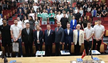 Bursaspor Basketbol Başkanı Sezgin  Mudanya Üniversitesi’nde öğrencilerle buluştu