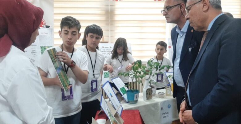 ENGÜRÜCÜK ORTAOKULUNDA BİLİM FUARI HEYECANI