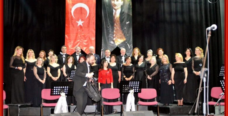 YAKAMOZ TÜRK MÜZİĞİ KOROSUNDAN ANLAMLI KONSER