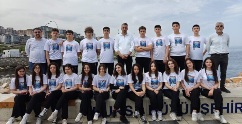 GEMLİK KENT KONSEYİ VE MAVİ DEDEKTİFLER’DEN ÇEVREYE DUYARLI ETKİNLİK