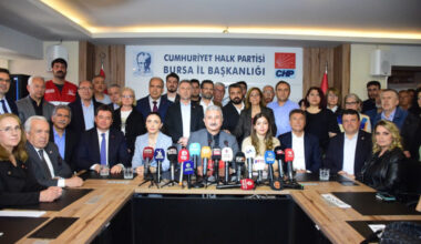 CHP Bursa’dan Özgür Özel’e saldırıya tepki: “Korkmayız, yılmayız, geri çekilmeyiz” CHP Bursa’dan Özgür Özel’e saldırıya tepki: “Korkmayız, yılmayız, geri çekilmeyiz”