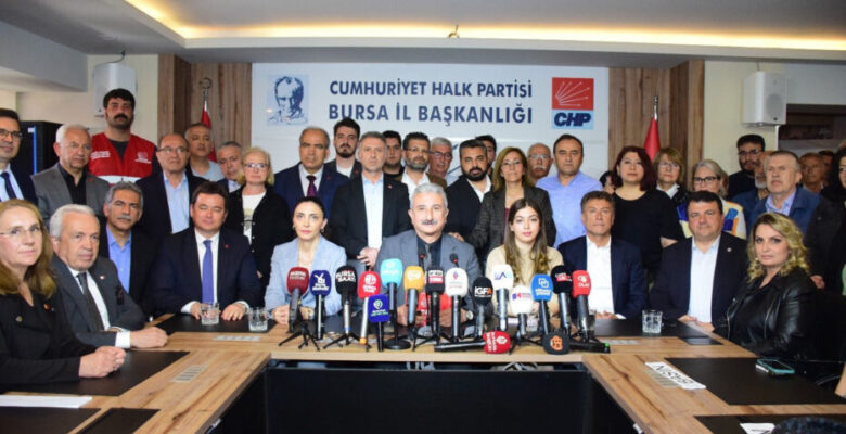 CHP Bursa’dan Özgür Özel’e saldırıya tepki: “Korkmayız, yılmayız, geri çekilmeyiz”