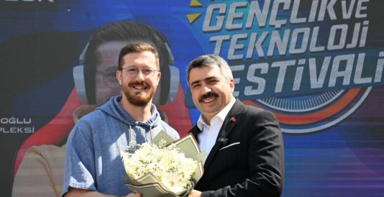 BURSA’DA TEKNOLOJİ VE GENÇLİK RÜZGARI ESTİ