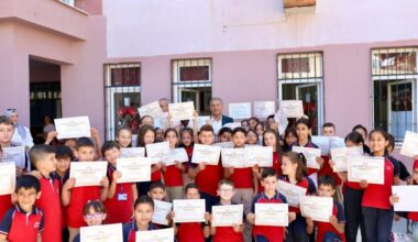 Gemlik’te 2 Bin Öğrenci Sanatla Buluştu Gemlik’te 2 Bin Öğrenci Sanatla Buluştu