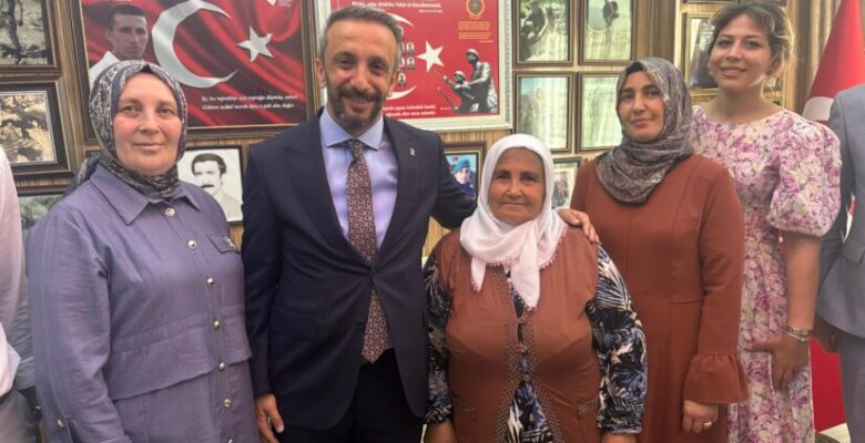 AK Parti Gemlik İlçe Teşkilatı’ndan Şehit Ailelerine Anlamlı Ziyaret