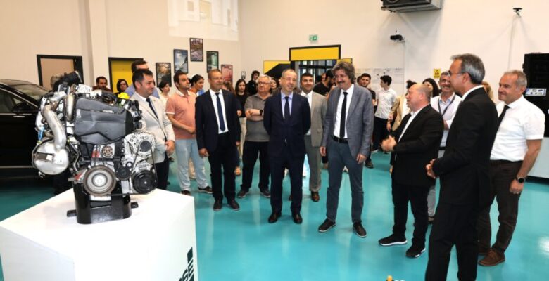 BUÜ ve OYAK HORSE işbirliğiyle Hibrid Araç Teknolojileri Alanı açıldı