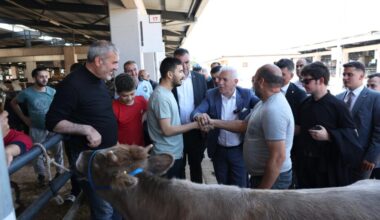 Başkan Bozbey’den Kurban Pazarı’na ziyaret