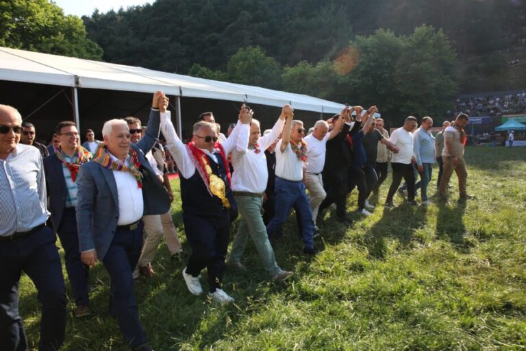 Tarihi Çalı Güreşleri’nde 800 pehlivan er meydanına çıkıyor