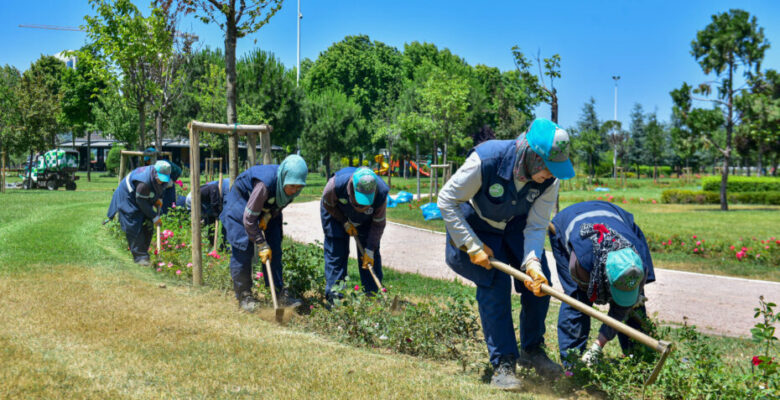 Büyükşehir ile parklar yaza hazır