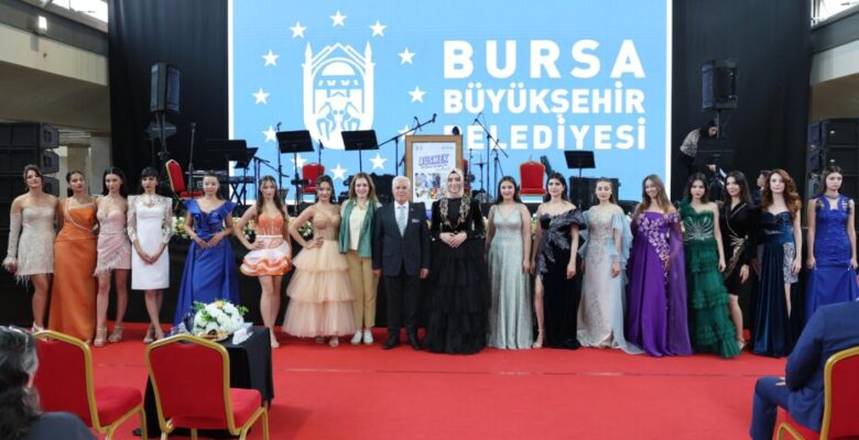 BUSMEK Yıl Sonu Sergisi ziyarete açıldı
