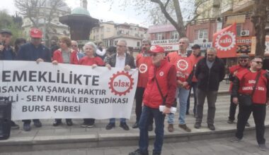 DİSK Emekli Sen; “Harçlık değil, bayram ikramiyesi!…” DİSK Emekli Sen; “Harçlık değil, bayram ikramiyesi!…”