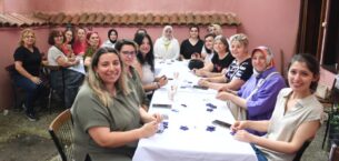 Kadınlar ürettikleri anahtarları kadınlara hediye ediyor
