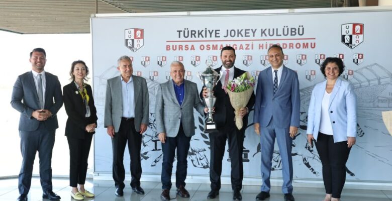 Nilüfer Belediye Başkanlığı Koşusu’nun galibi “Taşan”