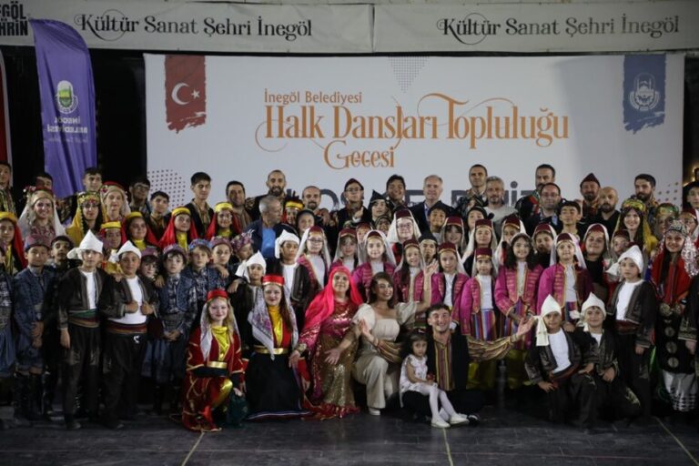 İNEGÖL’DE HALK DANSLARI GECESİ İLE YAZ ETKİNLİKLERİ BAŞLADI