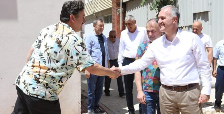 İNEGÖL’ÜN ÇIKMAZ SOKAKLARI ÜCRETSİZ OTOPARKA DÖNÜŞÜYOR