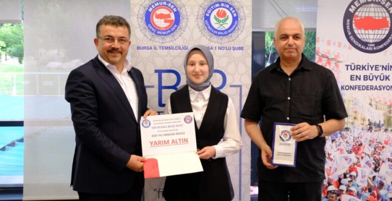 “GENÇLER KİTAPLA YARIŞTI, ALTINLA ÖDÜLLENDİRİLDİ”