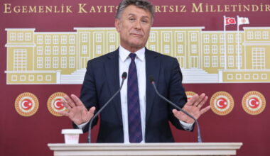 ORHAN SARIBAL; “TÜRKİYE ‘TEK ADAM’ REJİMİNİN ENKAZI ALTINDA”