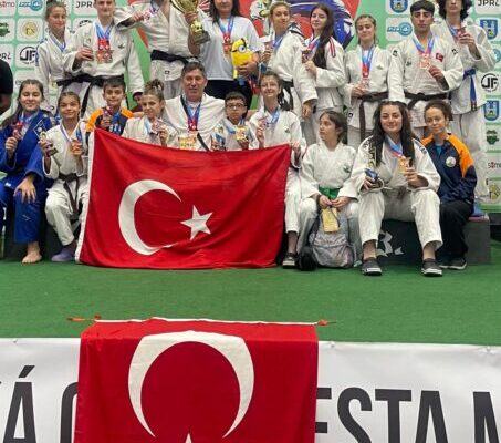Osmangazili judoculardan tarihi başarı