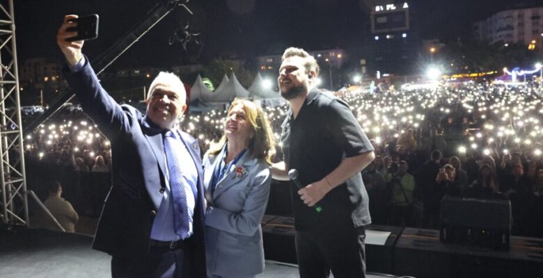 Nilüfer Karadeniz Festivali’nde Ekin Uzunlar rüzgarı