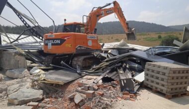 Kayapa’da kaçak fabrika yıkıldı