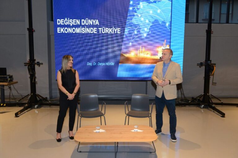 Yeni dünya düzeni söyleşide ele alındı