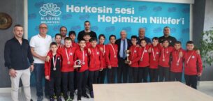 Başkan Şadi Özdemir başarılı sporcuları ağırladı