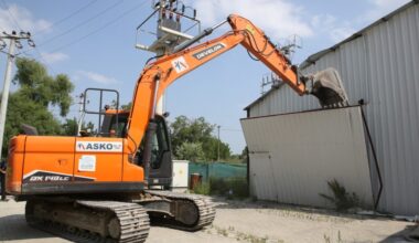 Nilüfer’de kaçak iş yeri yıkıldı
