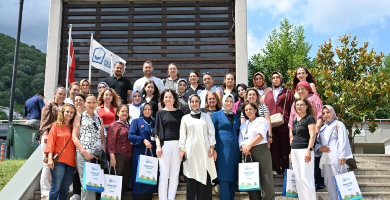 BAŞKAN YILMAZ ÜRETEN KADINLARI AĞIRLADI