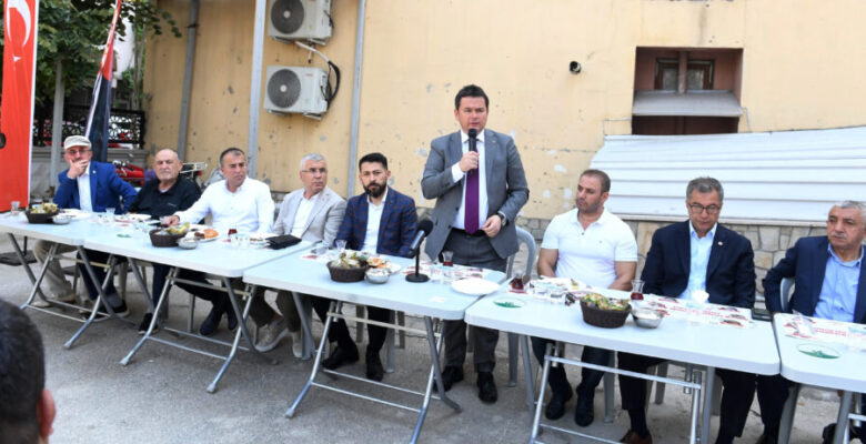 Başkan Aydın halkın dertlerini dinleyerek çözümler üretiyor