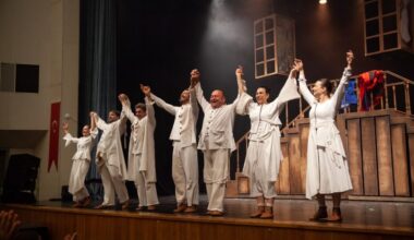 Bursa Şehir Tiyatrosu, Kıbrıs Tiyatro Festivali’ne konuk oldu