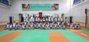 Büyükşehir Yaz Spor Okulları’nda eğitimler başladı