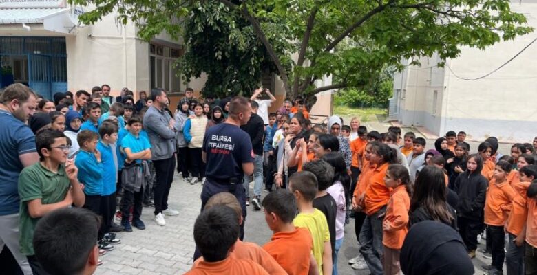 Bursa İtfaiyesi’nden 183 bin öğrenciye yangın güvenliği eğitimi