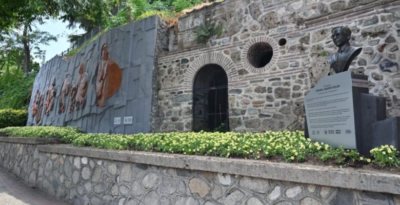 Büyükşehir, Bursalı sanatçı Cemal Nadir’in anısını yaşatıyor