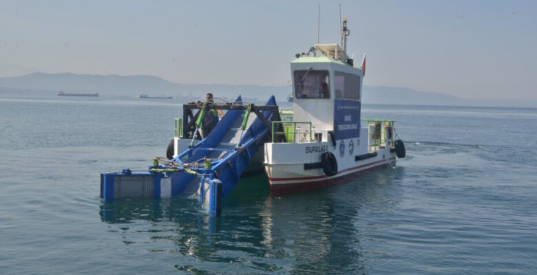 Büyükşehir’den deniz temizliği
