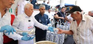 Gürsu’da aşure kazanları birlik için kaynadı