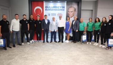 Şampiyon sporculardan Başkan Bozbey’e ziyaret