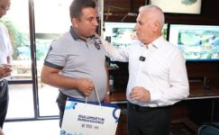 Kahraman güvenlik görevlisine Başkan Bozbey’den tebrik