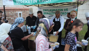 Bursa Mevlevihanesi’nde aşure merasimi