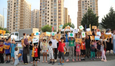 Çocukları gülümsetiyor, yaraları birlikte sarıyoruz