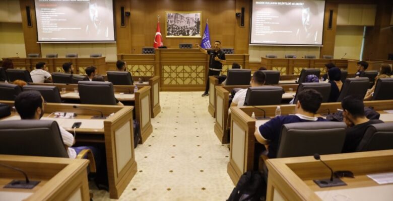 Stajyerler oryantasyon eğitiminde