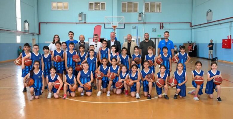 Karacabey Belediyesi’nin Yaz Spor Okulu başladı
