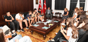 Bosnalı öğrencilerden Başkan Aydın’a ziyaret