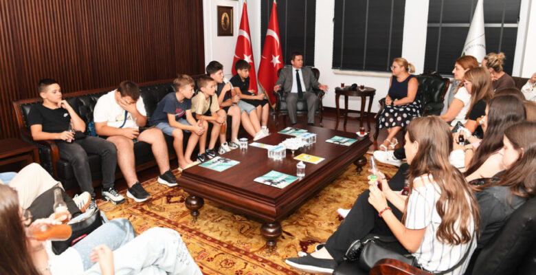 Bosnalı öğrencilerden Başkan Aydın’a ziyaret