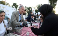İNEGÖL’ÜN YENİ MEYDANINDA AŞURE KAZANLARI KAYNADI