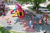 İNEGÖL’DE 7 MAHALLEDE 22 PARKIN ZEMİNİ YENİLENİYOR
