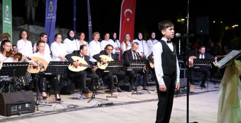 İNEGÖL BELEDİYESİ TSM KOROSU’NDAN KULAKLARIN PASINI SİLEN KONSER