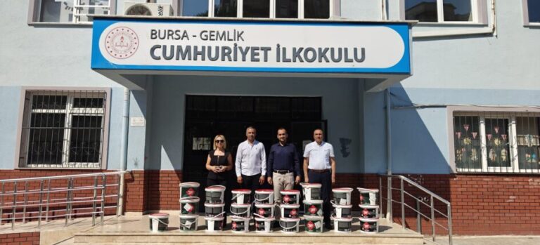 Gemlik Kent Konseyi ve Filli Boyadan Eğitime Renkli Destek