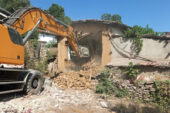 Tehlike saçan metruk binalar yıkıldı