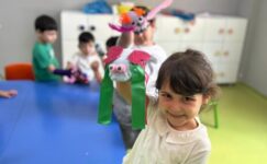 Minik Eller Yaz Okulu’nda Hem Eğleniyorlar Hem Öğreniyorlar