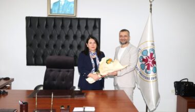 Eğitim Bilimleri Enstitüsünde Bayrak Değişimi Eğitim Bilimleri Enstitüsünde Bayrak Değişimi